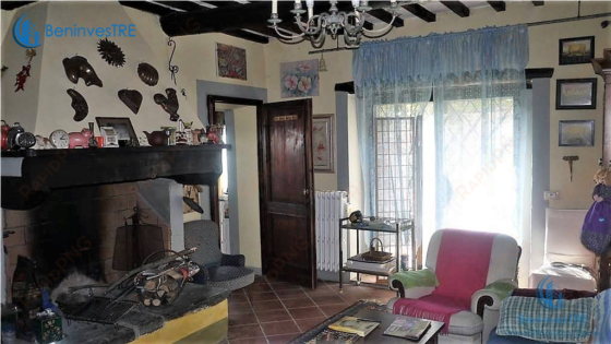 farmhouse for sale in greve in chianti district lamole - living room