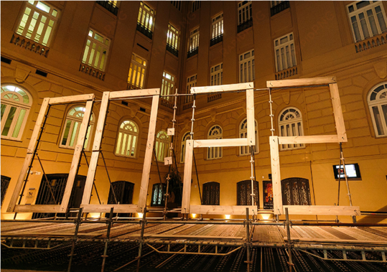 performance standart time banner - apartment