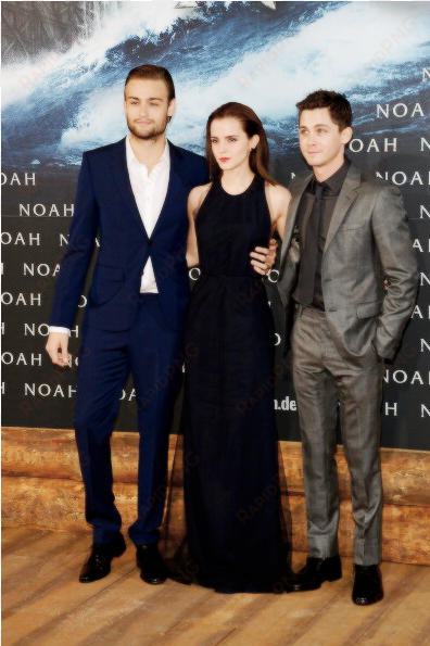 posted 4 years ago with 608 notes - logan lerman y emma watson premiere